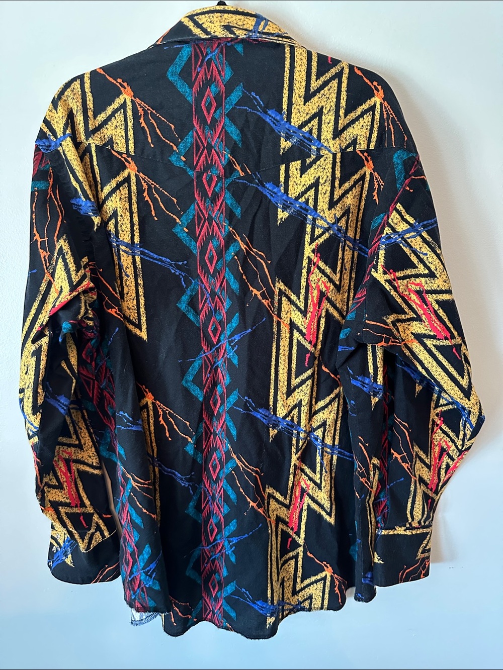 VINTAGE Wrangler Black Button-Down Western Shirt with Yellow, Red & Blue Aztec - Picture 5 of 6